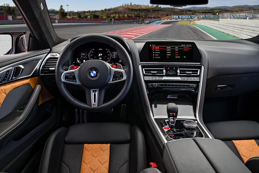 Торпедо BMW M8 Competition Coupe (F92) 2019 года  (UK) (фото 137 из 157)